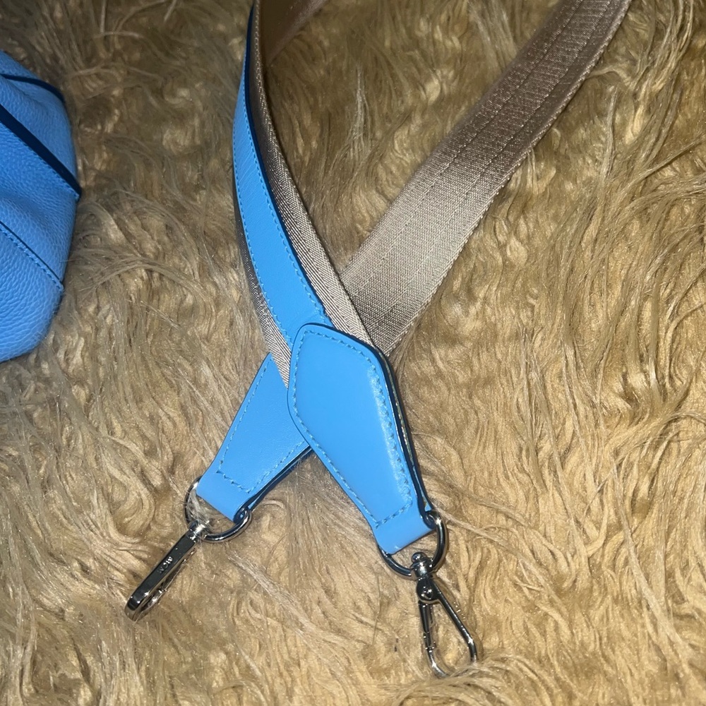 MCM Grained Calfskin Medium Milla Tote - Picture 13 of 16